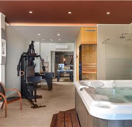 4 Bedroom Villa with Salt Water Pool, Private mini golf course and Rooftop Terrace near Opatija, Sleeps 8